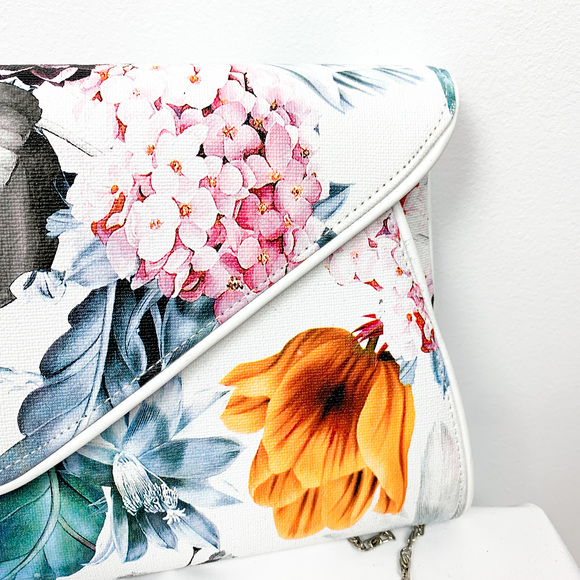 NWT White & Bright Floral Shoulder Bag with Silver Chain Strap - Picture 2 of 13